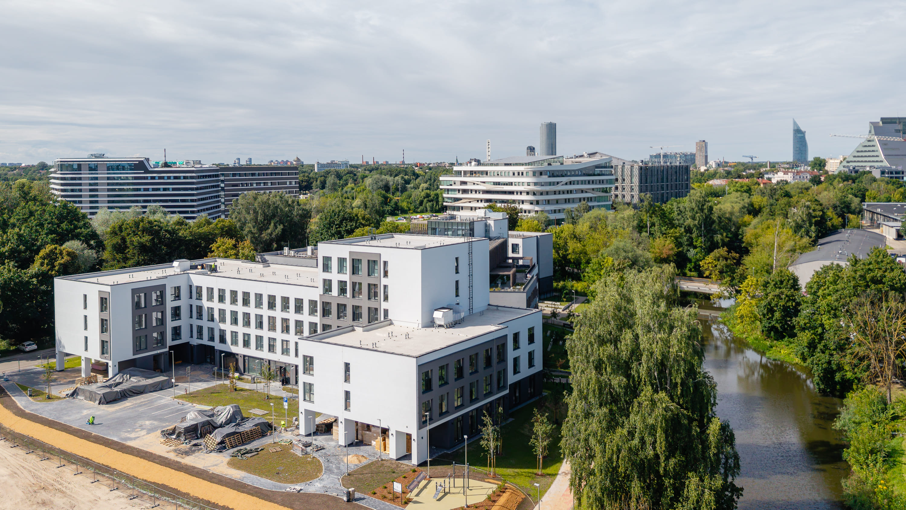 Uniflow ēku komplekss pie Mārupītes no putna lidojuma